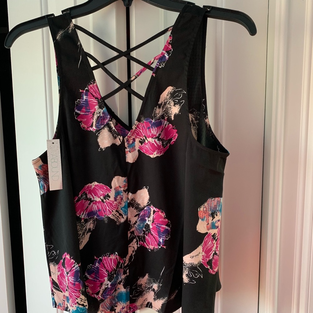 ✨NWT. ABOUND "BLACK STORYBOOK FLORAL" TANK. S - Picture 2 of 3